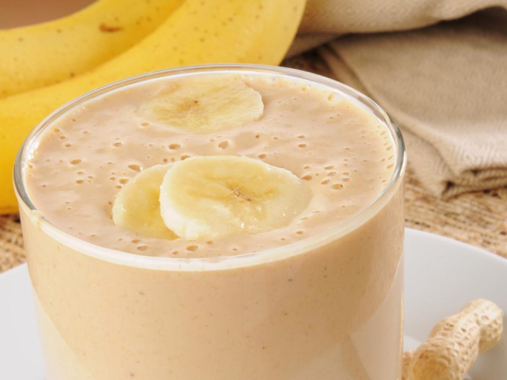 Smoothie de avena y banana para desayunar
