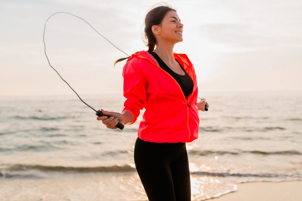 6 beneficios de saltar la cuerda