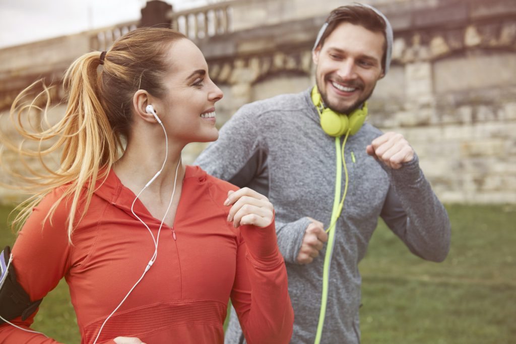 10 hábitos que no pueden faltar en tus mañanas para tener más energía durante el día