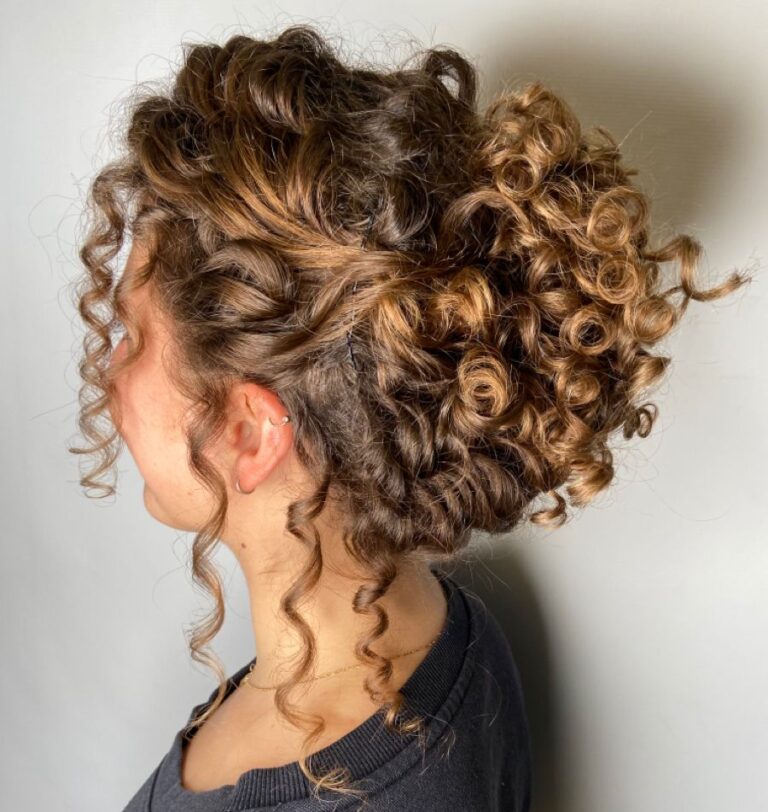 10 formas de peinar tu cabello rizado y lucir bella en la oficina