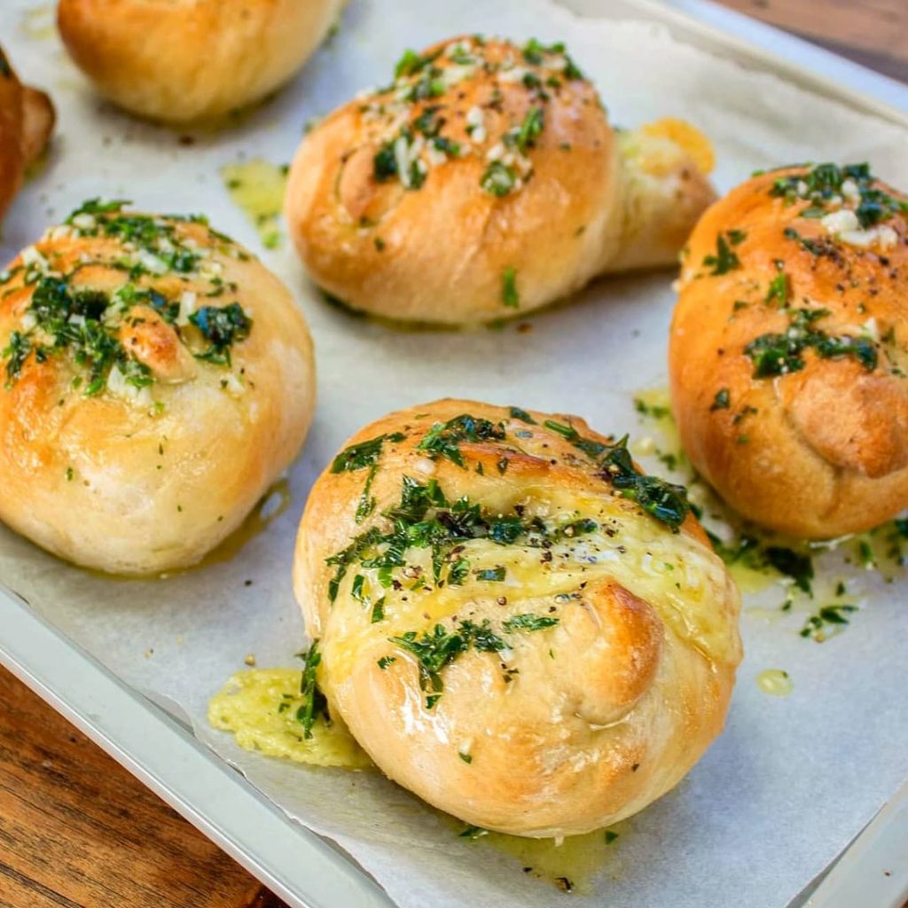 Receta de rollos de ajo y queso