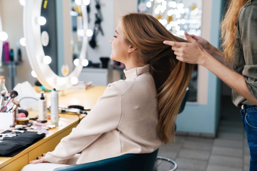 Trucos para que tu cabello crezca y llegue hasta los glúteos