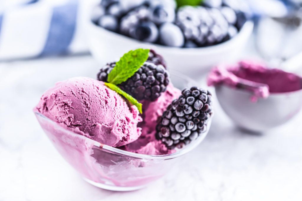 Receta para hacer helado casero de moras bajo en calorías