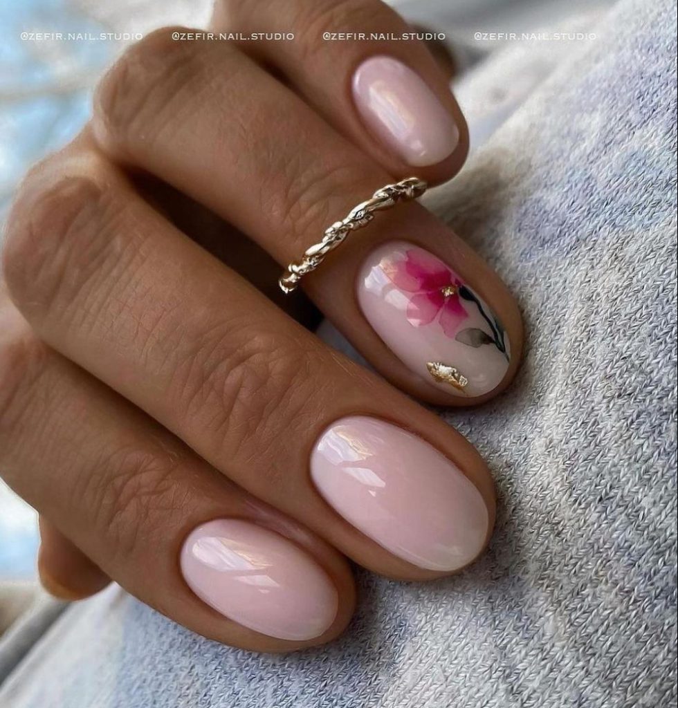 10 diseños de uñas sobrias para combinar con looks de oficina