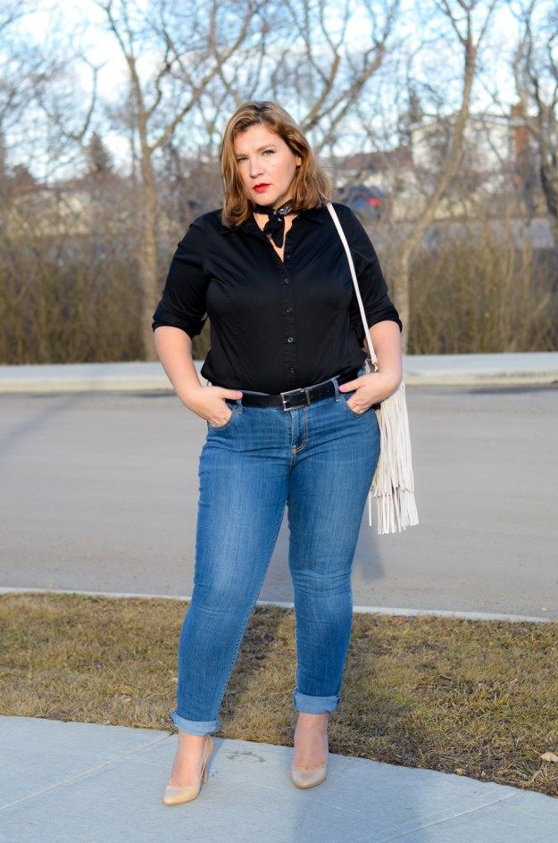 7 outfits con jean y blusas negras para mujeres mayores - Mujer saludable  10 | Todo para la mujer moderna