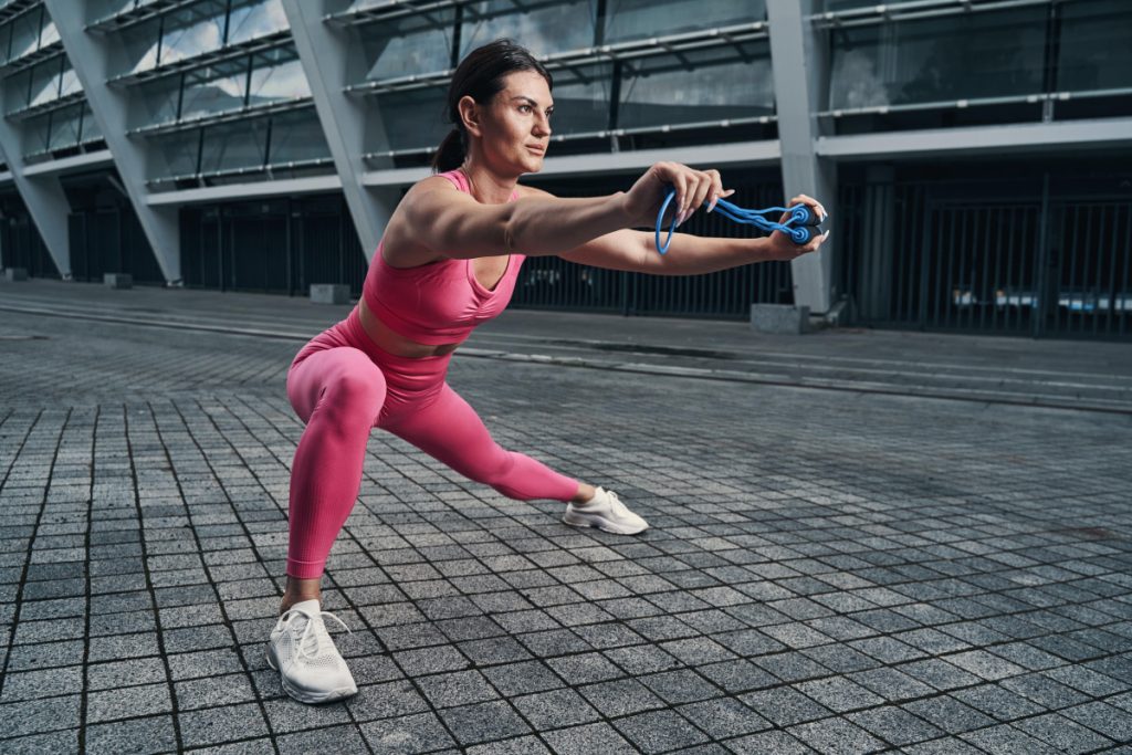 Desafía a tu cuerpo con esta rutina de cardio de 20 minutos