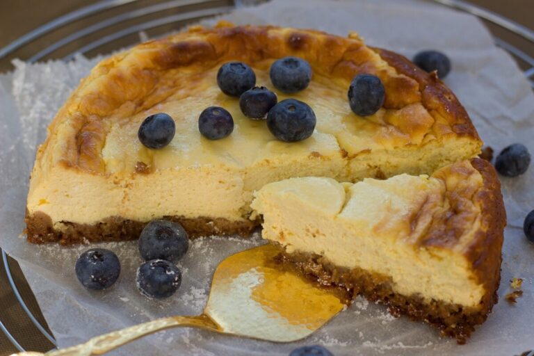 Prepara una deliciosa tarta de yogur y queso con esta receta