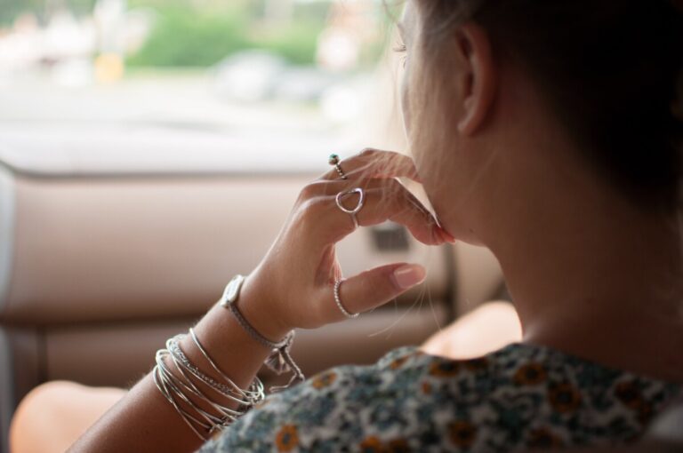 ¡Las mujeres a las que les gusta morderse las uñas necesitan leer esto!