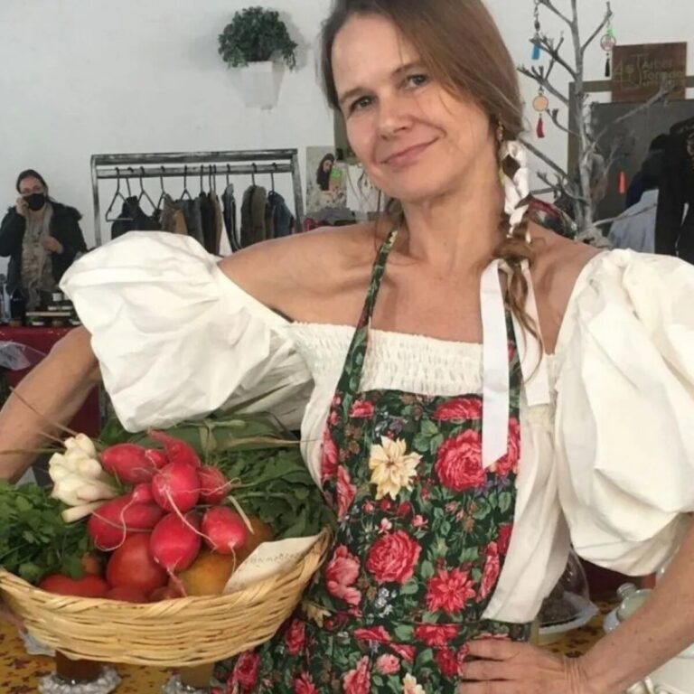 Nailea Norvind después de trabajar en el mercado regresa a las telenovelas
