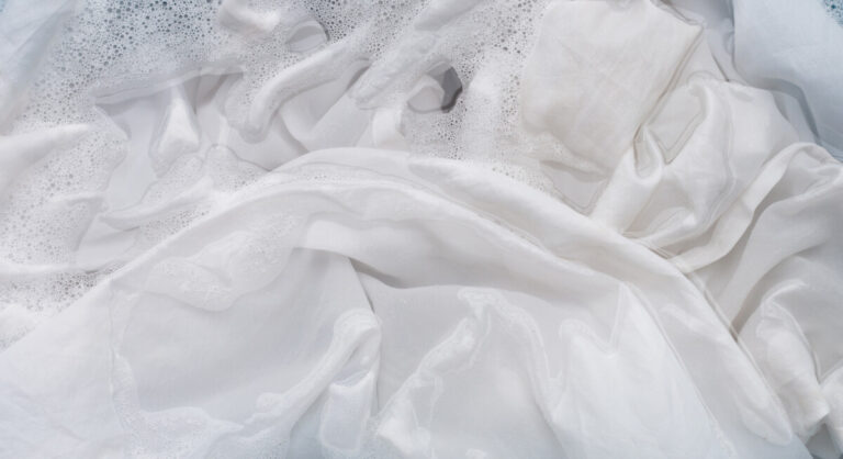 Jabón cremoso para limpiar el aluminio y blanquear la ropa