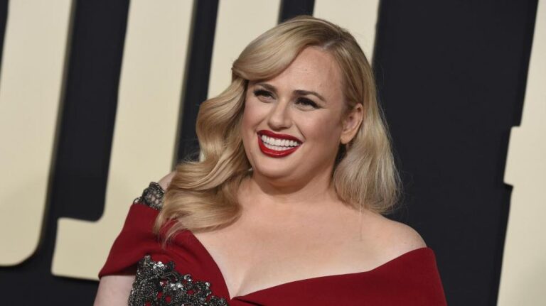 Rebel Wilson se convirtió en mamá gracias a una gestación subrogada