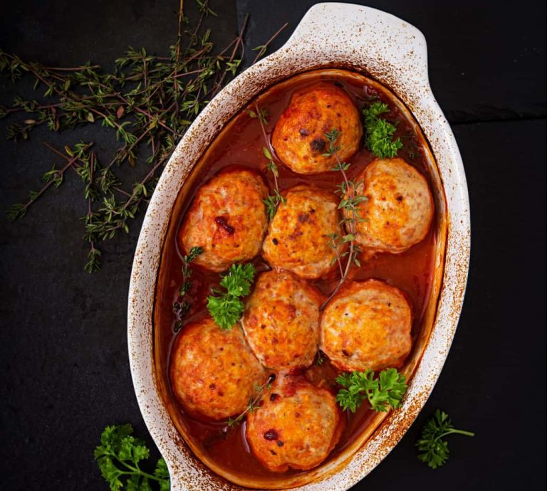 Descubre la receta de albóndigas de pollo más deliciosa y saludable que cambiará la forma en que cocinas