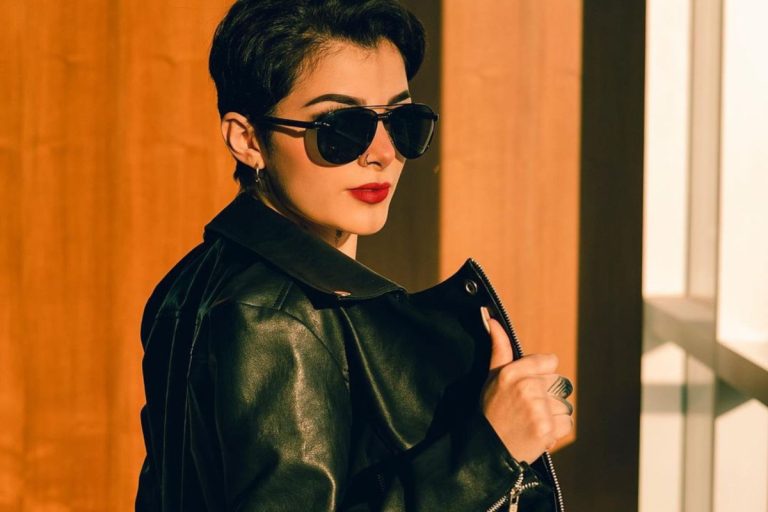 Descubre el espectacular look de Karely Ruiz en el Carnaval de Acapulco: su figura de diosa y curvas perfectas te dejarán sin aliento