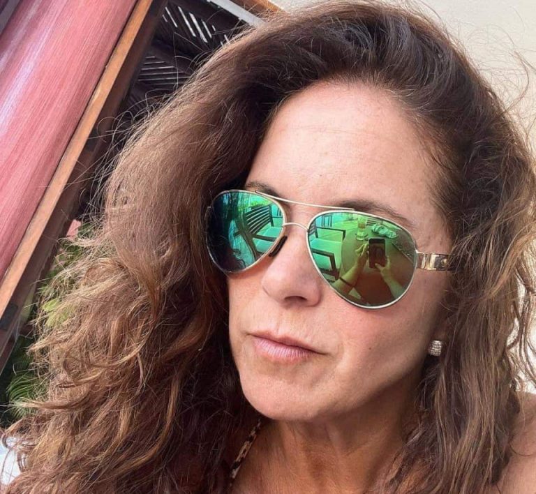 Lucero se sumerge en un baño de hielo y comparte su experiencia en Instagram