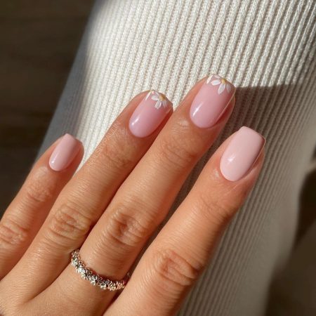 El Secreto de la Elegancia en las Uñas: Descubre la Magia del Color