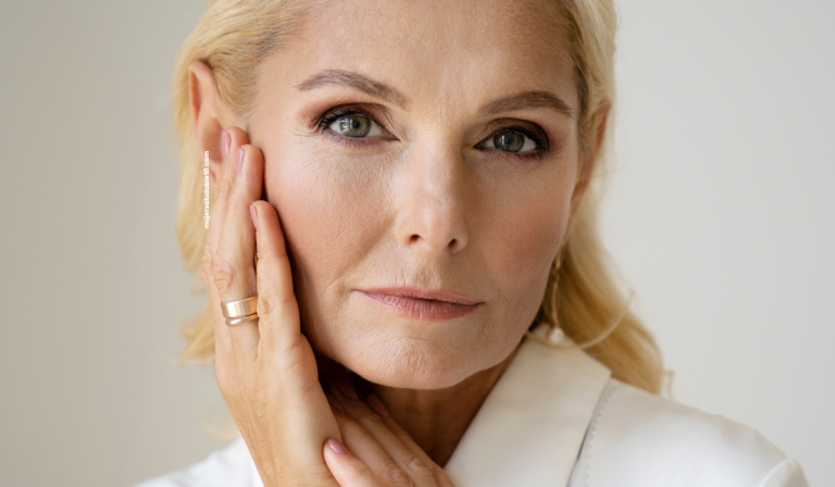 Secretos de Maquillaje Esenciales para Mujeres Maduras